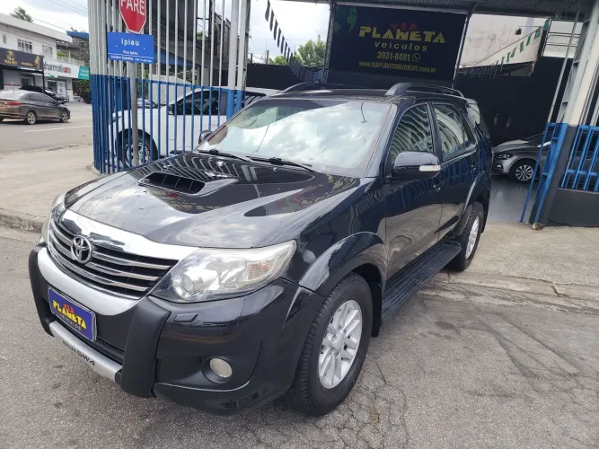 Toyota Hilux SW4 SRV D4-d 4X4 3.0 TDI Dies. AUT 2013