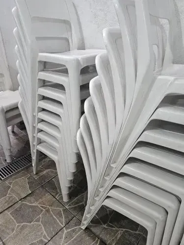 Aluga-se Cadeiras para Festas