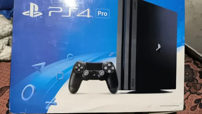 Ps4 pro 1T 1 controle conta com mais de 60 jogos