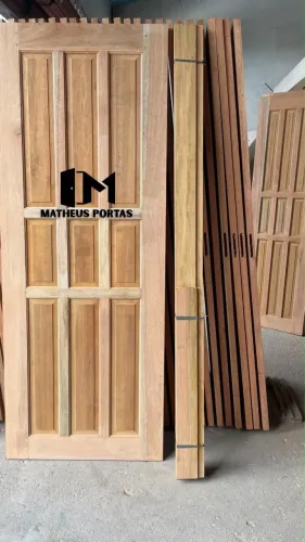 Portas de madeira