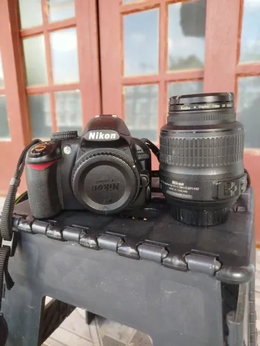 Kit Câmera Nikon D3100 + Lente 18-55mm + Lente 70-300mm + Tripé e Bolsa Completo