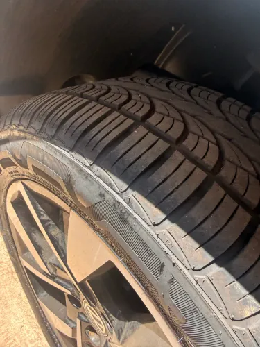 Rodas aro 20? AMAROK 2025 com 4 pneus novos
