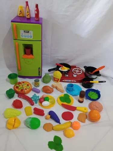Mini Chef - GELADEIRINHA 34 cm altura, mini fogão, panelinhas e alimentos de plastico