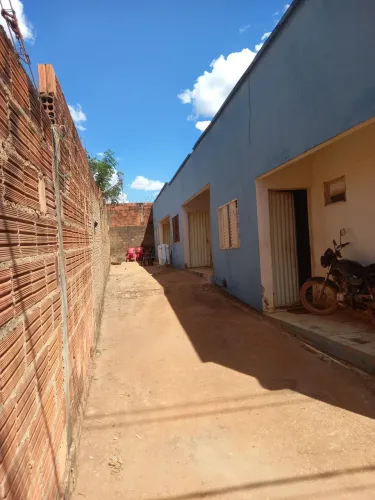 ALUGA-SE KITNET DE FRENTE PARA O AURENY 4