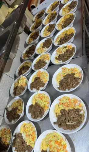 Auxiliar de cozinha 