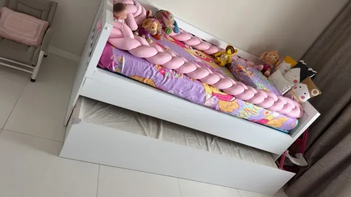 Cama solteiro com cama auxiliar - planejada