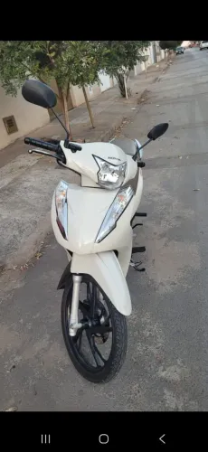 Vendo Biz branca perolizada