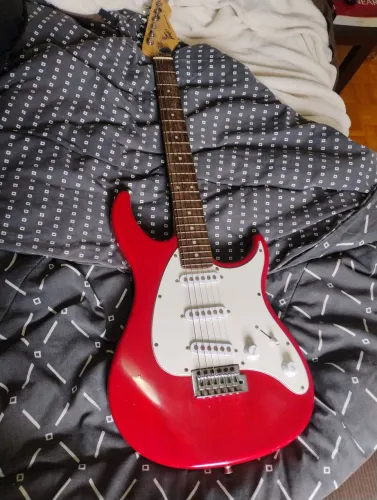Guitarra Peavey Raptor Plus