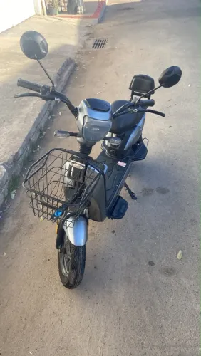 Moto elétrica ótimo estado de conservação