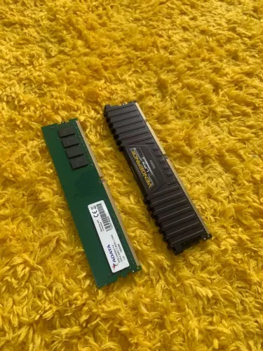 Kit de 2 Memória RAM 16GB 2400 Mhz