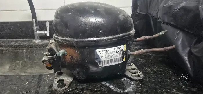 Motor de geladeira Embraco 220 vac 60hz