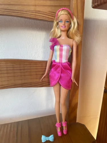 Barbie mega hair loira