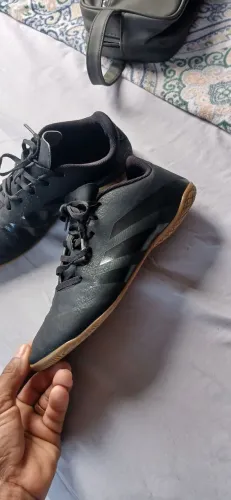 Chuteira Adidas número 37
