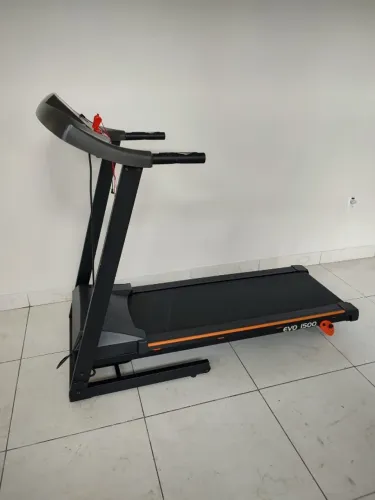 Esteira Evolution Fitness EVO 1500 - 110V - Ótimo Estado! Entrega grátis em Ponta Grossa!