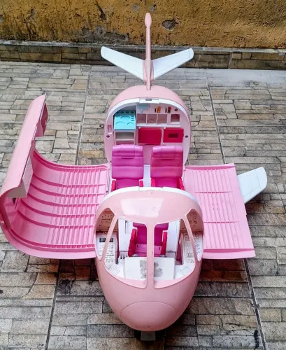 Avião de Brinquedo Infantil Rosa com Abertura Completa - Usado