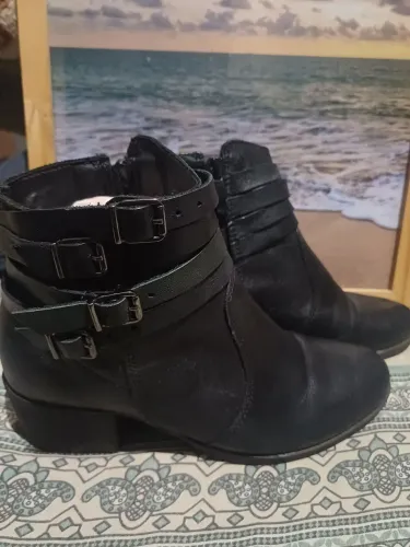 Bota de cano curto (stiletto)