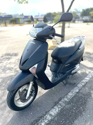 Honda Lead muito nova km baixo
