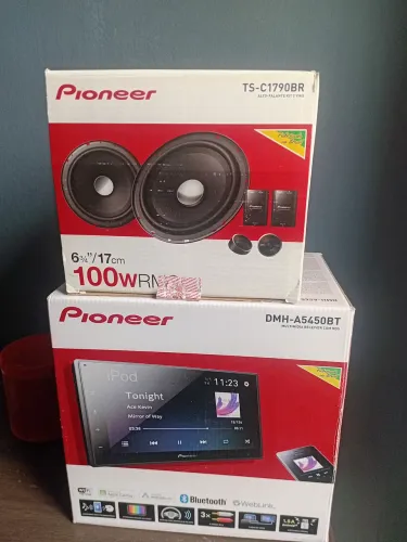 Multimédia pioneer na caixa estado de Zero