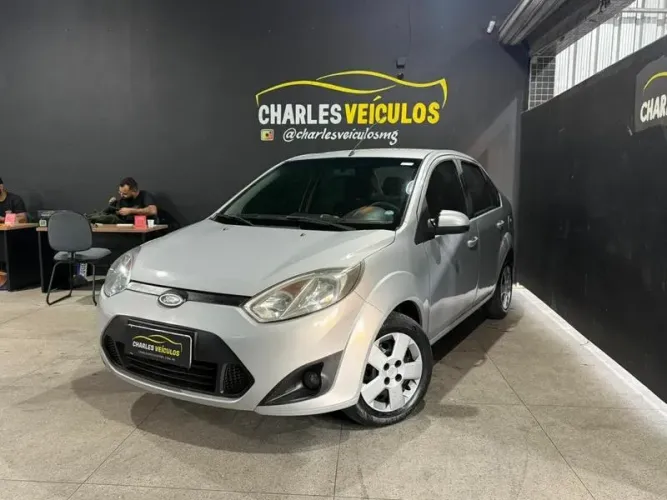 Ford Fiesta Sedan SE 1.6 8V Flex 4P 2013