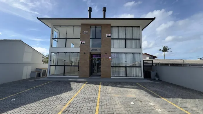 Apartamento de 3 quartos na Praia da Pinheira