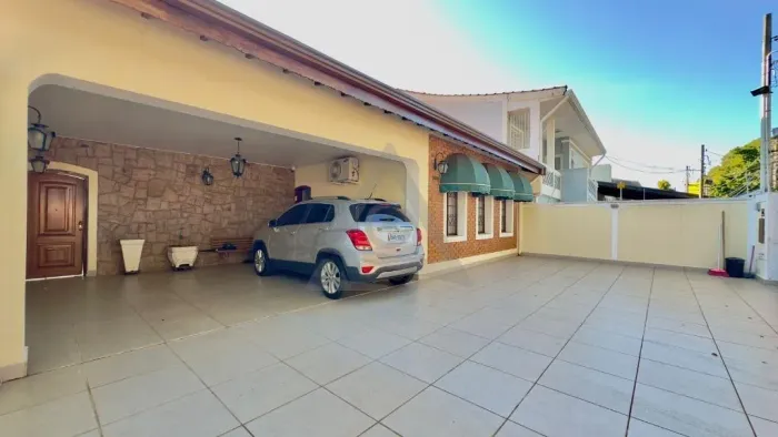 Casa à venda em Campinas, Parque São Quirino, com 5 quartos, com 300 m²