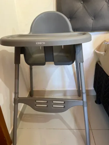 Cadeirinha de alimentação cosco