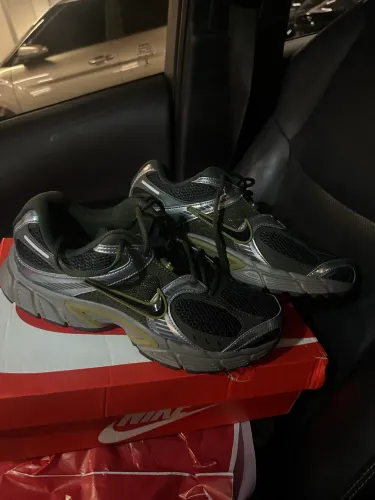 Nike V5 RUN - Nº 42 | Novo, nunca usado