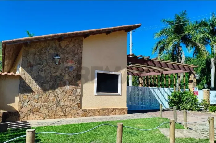 Vendo Terreno em Cachoeiras de Macacu: 400m² de Lazer e tranquilidade e segurança.