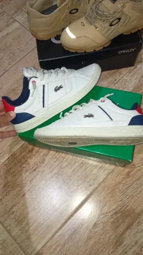 Vendo tênis Lacoste. Tênis sem nenhum detalhe