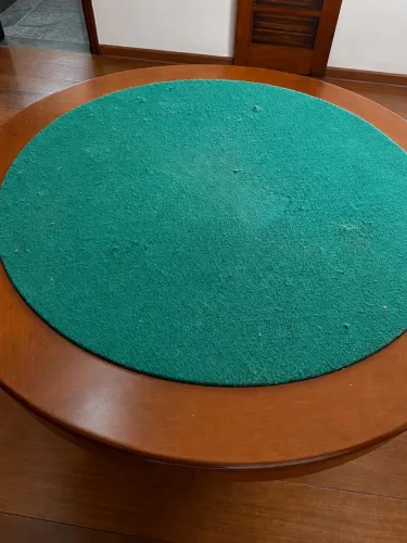 Mesa de Poker em madeira maciça com 4 cadeiras