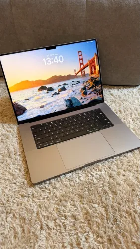 MacBook Pro M2 Pro 16? / 16GB / 512GB SSD