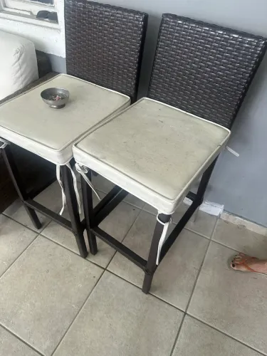 Duas banquetas 