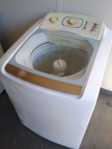 Máquina de lavar roupa Electrolux 12 kg turbo mecânica blindada top
