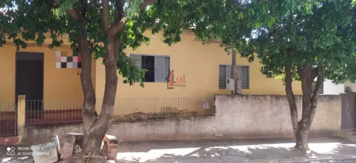 Casa para Venda em Santo Expedito, CENTRO, 3 dormitórios, 1 banheiro, 3 vagas