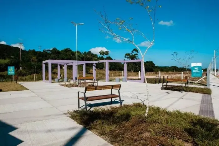 Terreno com 360 m² no loteaamento Alameda Cezanne praia de Canasvieiras