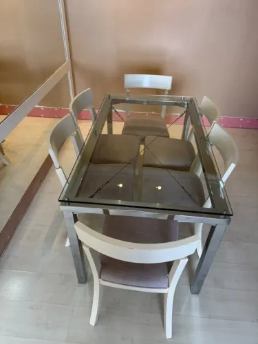 Mesa de Jantar com 6 cadeiras