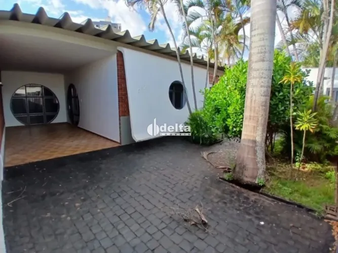 Casa residencial com 4 quartos sendo 2 suítes disponível para locação no bairro Tabajaras
