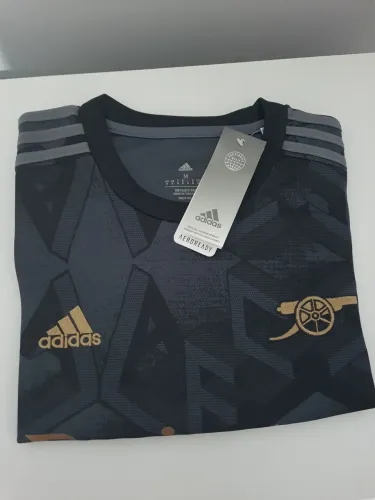 Camiseta Emirates Fly Better