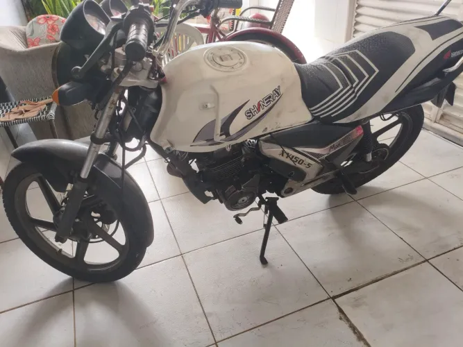 Moto 150 Max fire toda boa