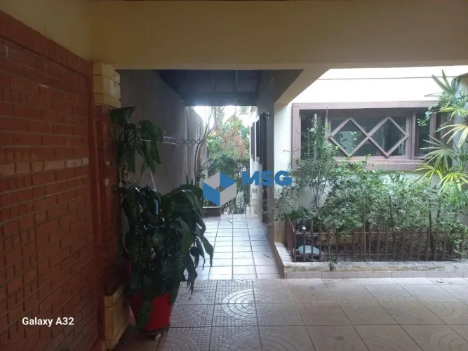Casa 4 Quartos (2 Suítes) à Venda Condomínio Fechado - SP
