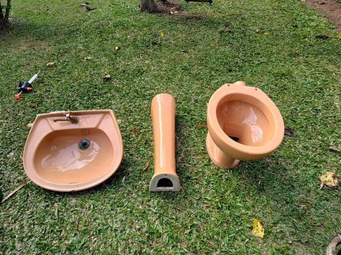 Conjunto de Pia e vaso Celite Negociável