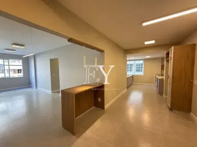 Imóvel para venda tem 98 metros quadrados com 3 quartos em Centro - Florianópolis - SC