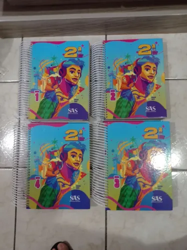 Apostilas e livros  SAS 2° ano ensino médio 