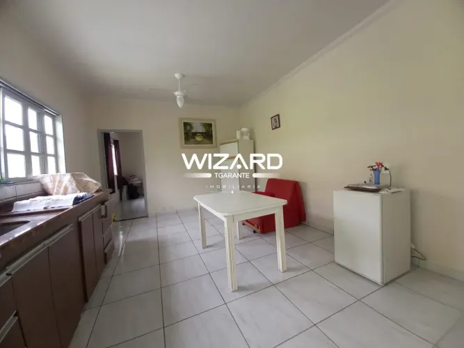 Casa à venda de 271m² com 2 quartos, 6 vagas e piscina em Itanhaém / SP