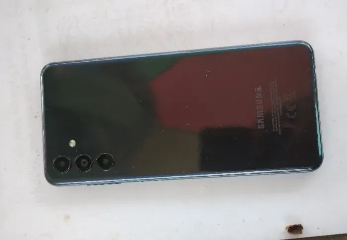 Celular no precinho 
