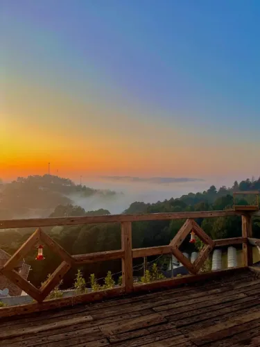 Casa de alto padrão com vista magnifica e hospedagem com 5 suítes em Campos do Jordão