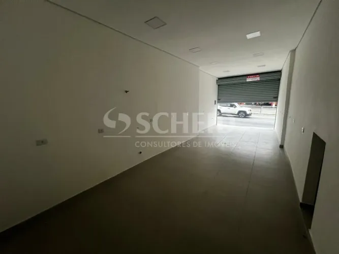 Prédio Comercial á venda na Avenida Interlagos! Possui 4 escritorios de 58m2 e salão comer
