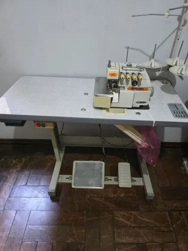 Maquina overloque ponto cadeia da Siruba