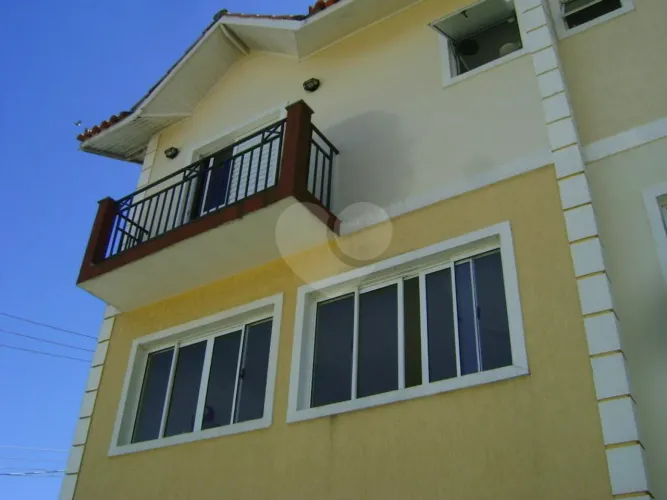 Casa à venda com 3 quartos, sendo 1 suíte, no condomínio Res Green Ville, São Paulo - SP