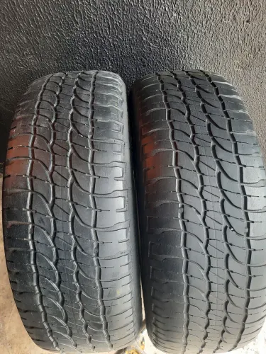 Pneu 215/65/16 Michelin (2 unidades)